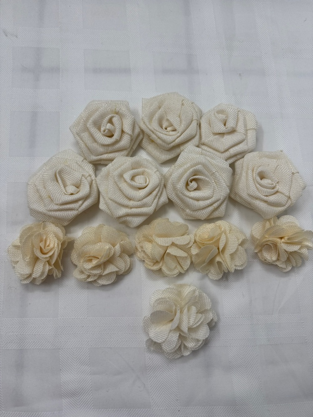 Cream Fabric Rose Flower Embellishments - Pack of 13 Decorative Appliqués